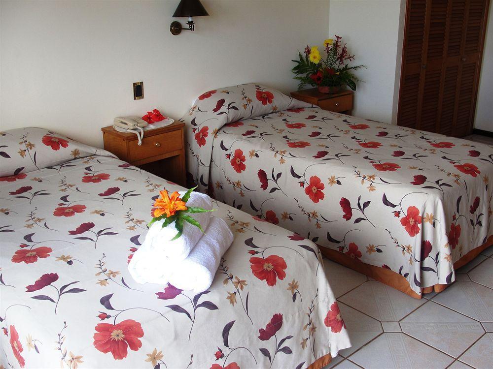 Iorana Isla De Pascua Hotel Hanga Roa Exteriör bild